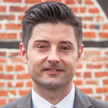  Robert Bratus